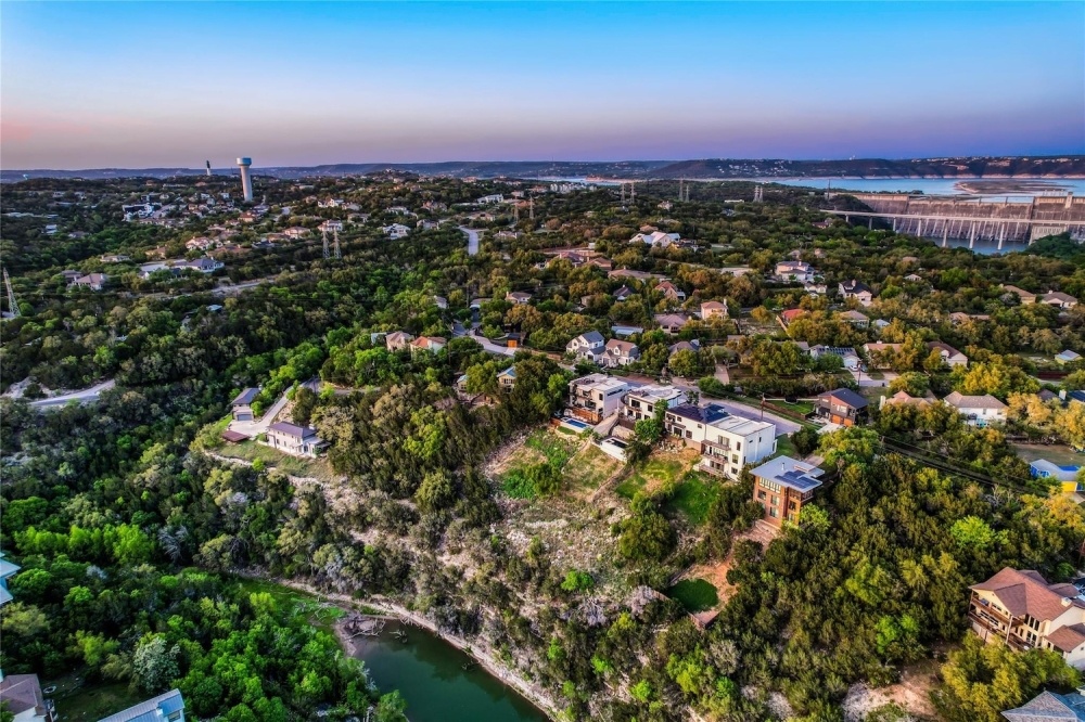 Bee Cave / Lake Travis